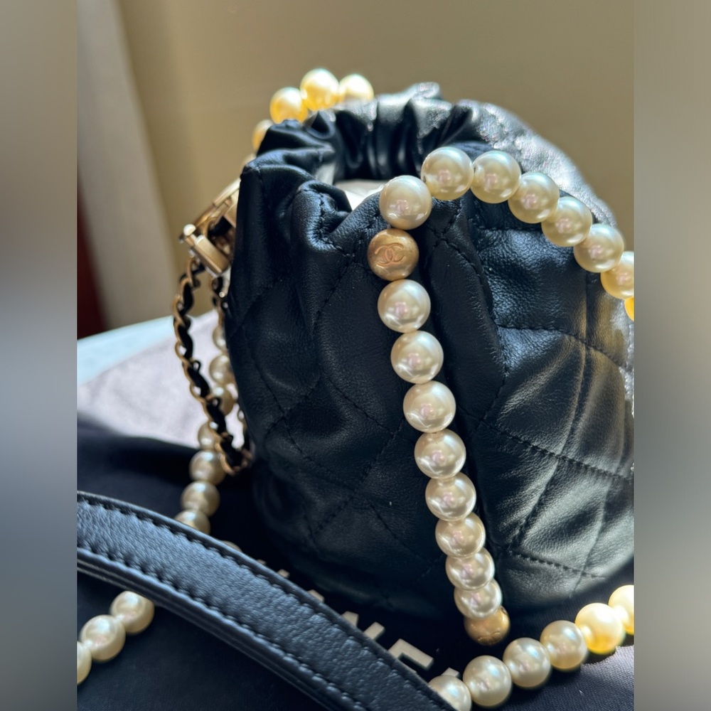 CHANEL “about pearls” mini quilted bag - never been worn - Like New✨ - Picture 7 of 12